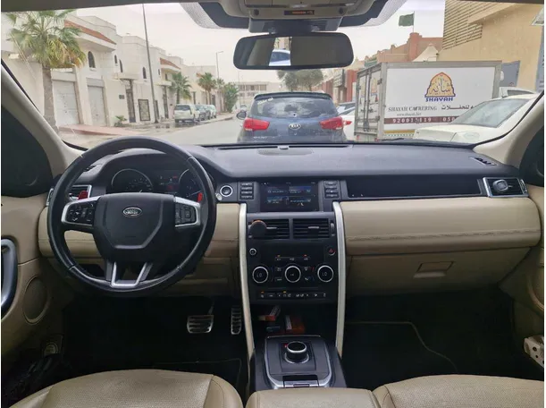 Car image 17