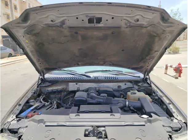 Car image 32