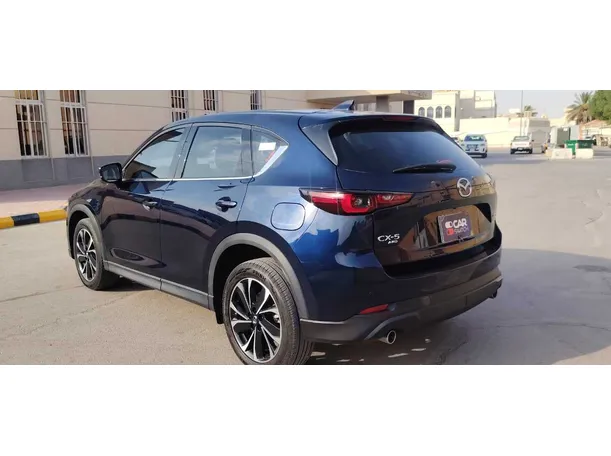 Car image 7