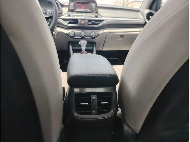 Car image 27