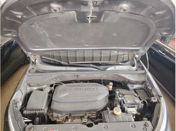 Car image 32