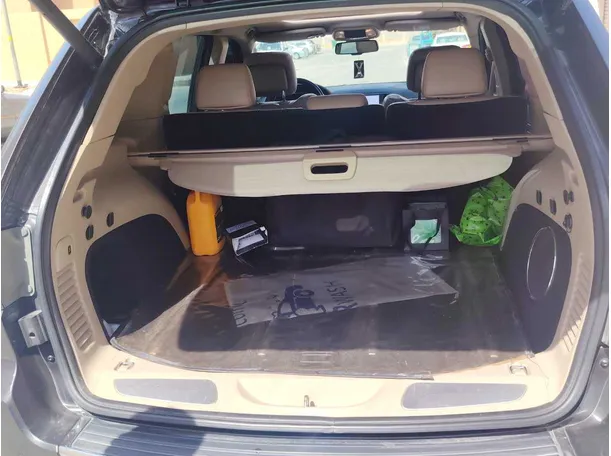 Car image 26