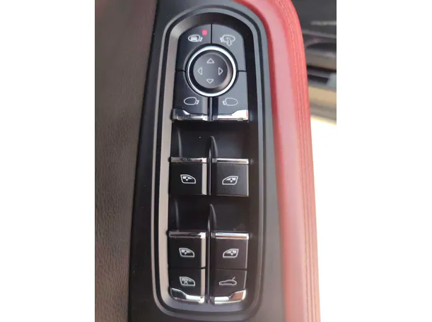 Car image 31