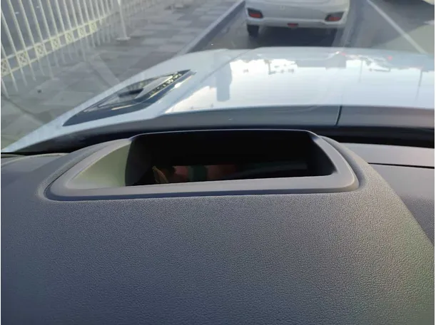 Car image 25