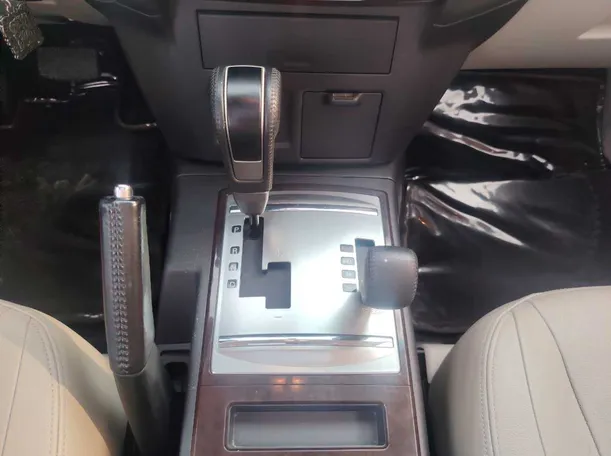 Car image 24