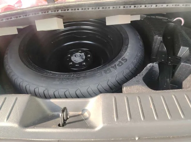 Car image 39