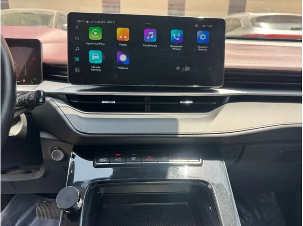 Car image 16