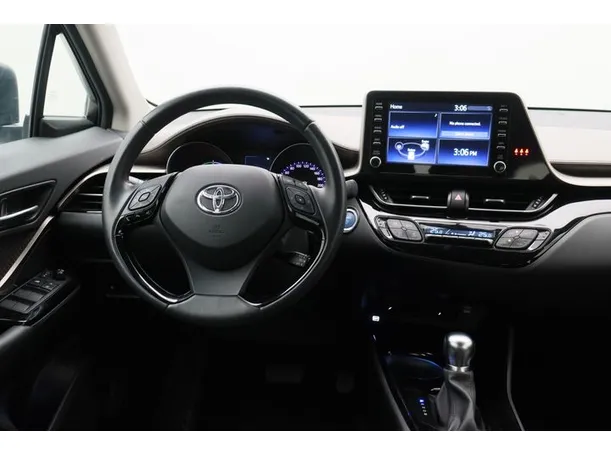 Car image 15