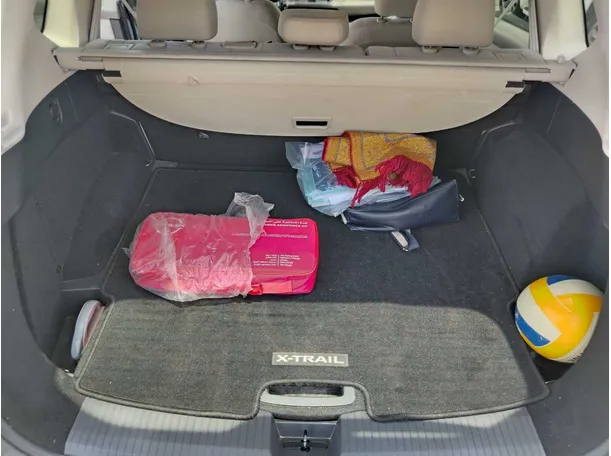 Car image 30