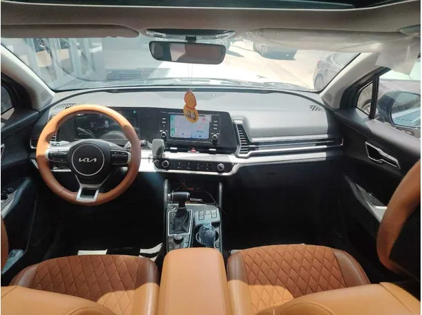 Car image 23