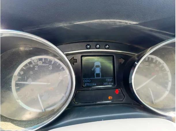 Car image 25