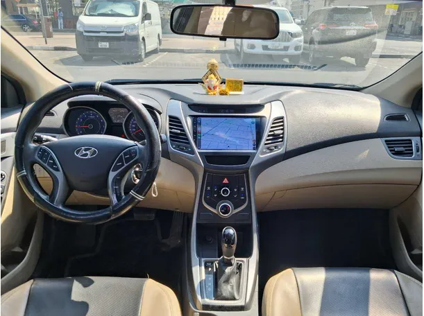 Car image 14