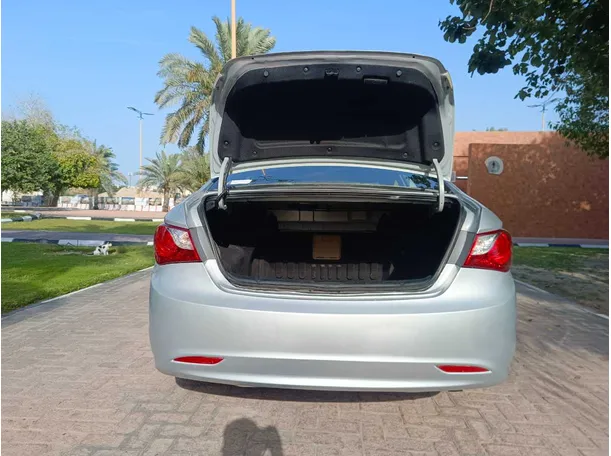 Car image 24