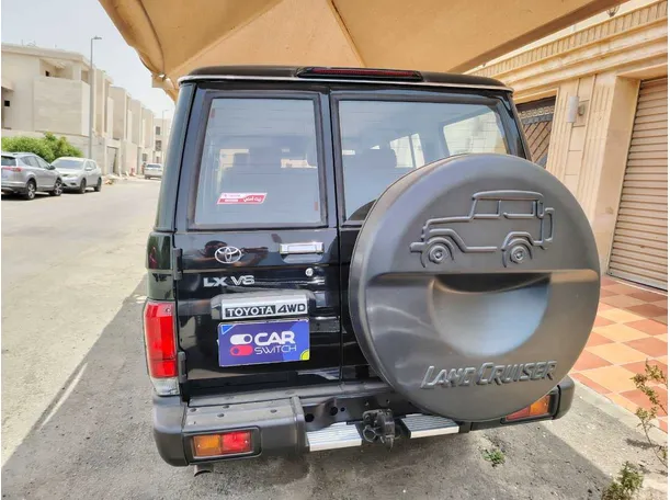 Car image 7