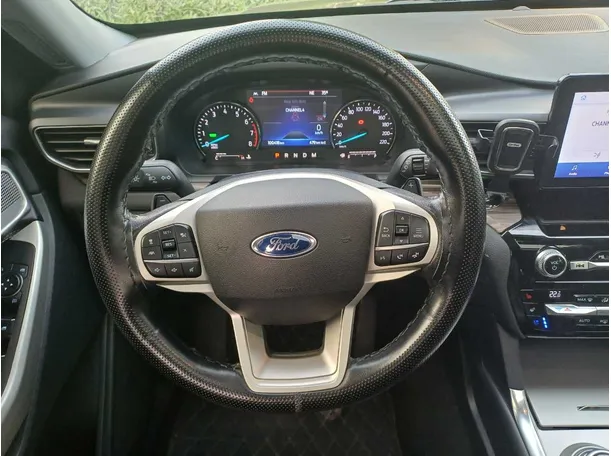 Car image 17