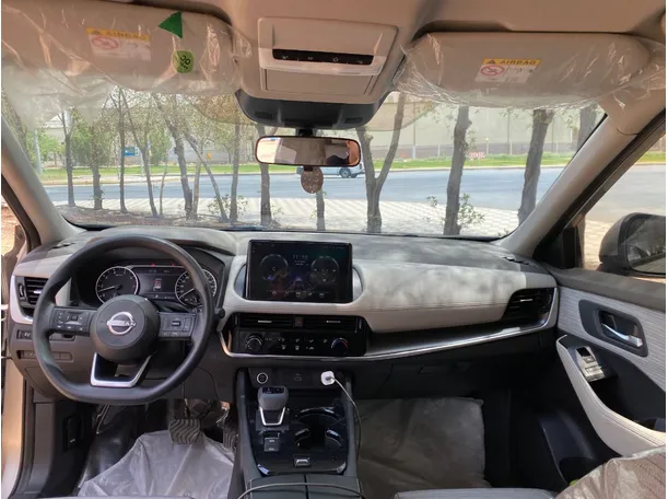 Car image 14