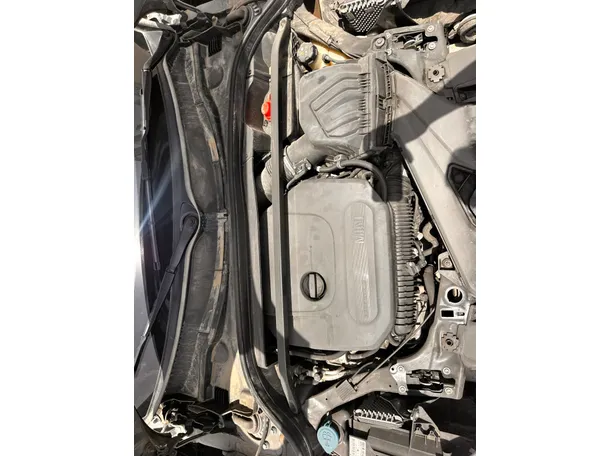 Car image 28