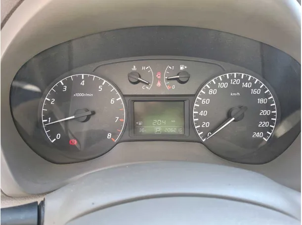 Car image 18