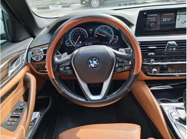 Car image 19