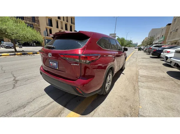 Car image 5