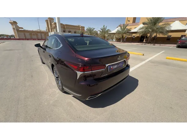 Car image 7