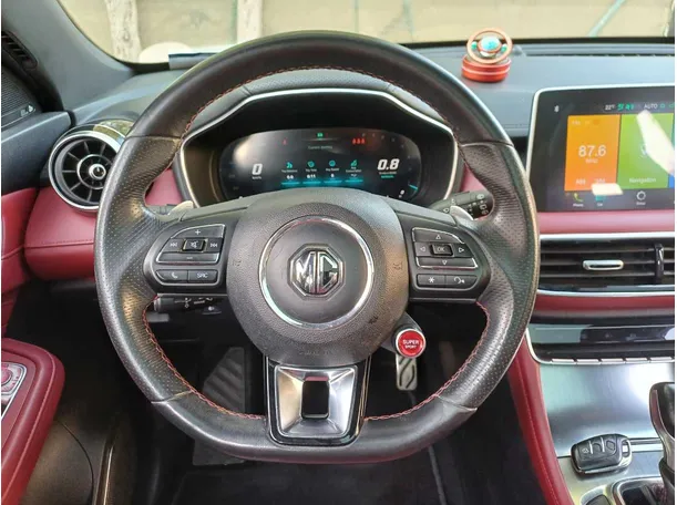Car image 14