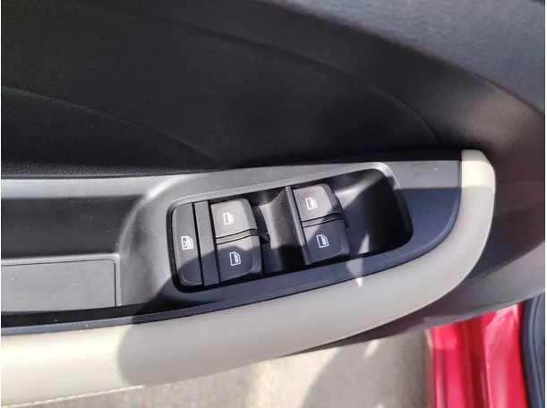 Car image 26