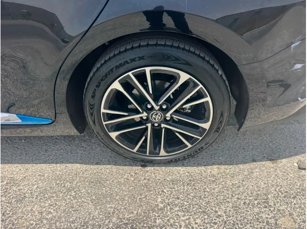 Car image 9