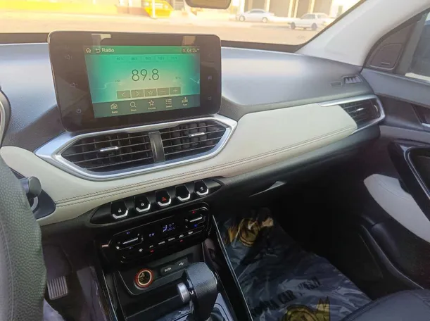 Car image 25
