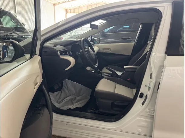 Car image 10