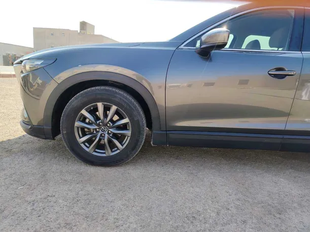 Car image 9