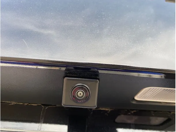 Car image 22