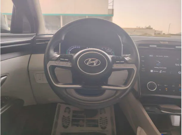 Car image 23