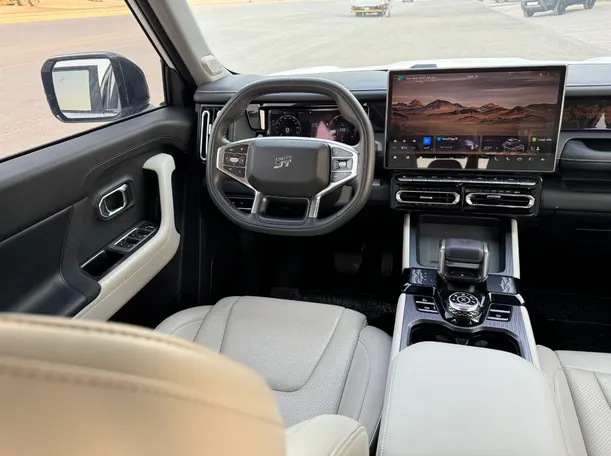 Car image 18