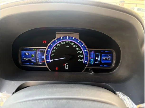 Car image 24
