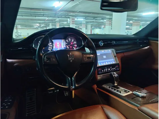 Car image 26
