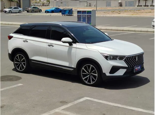 Car image 4