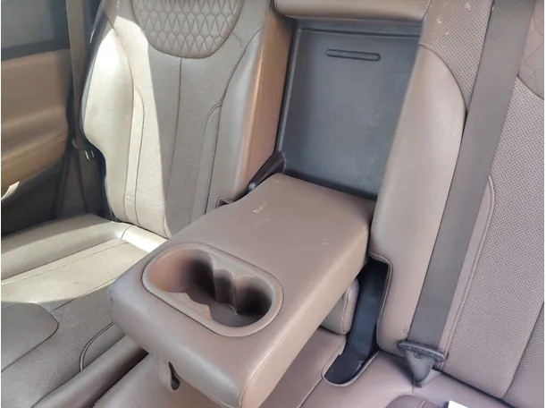 Car image 28