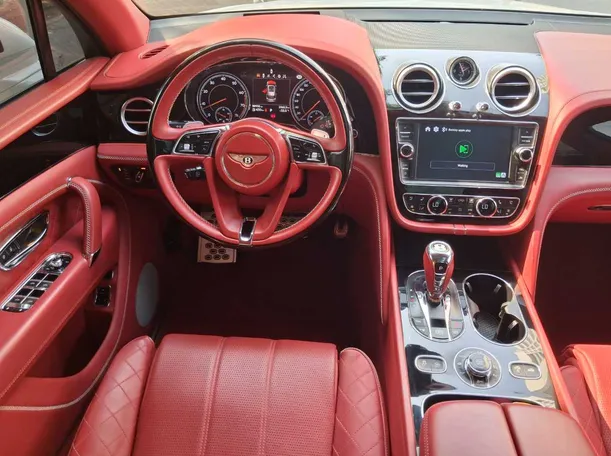Car image 19