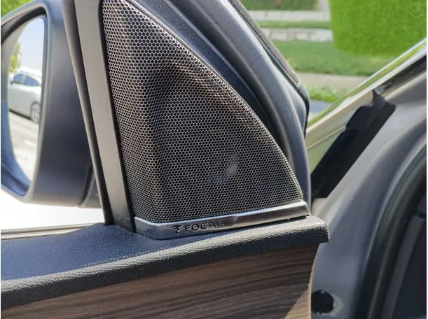 Car image 24