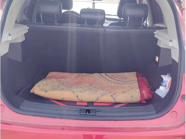 Car image 26