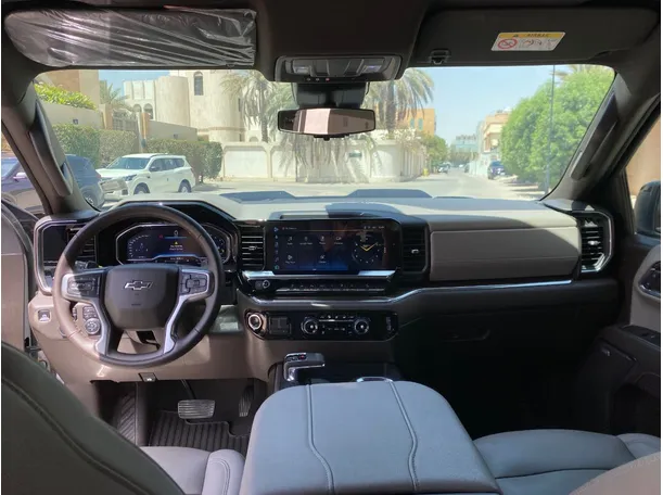 Car image 13