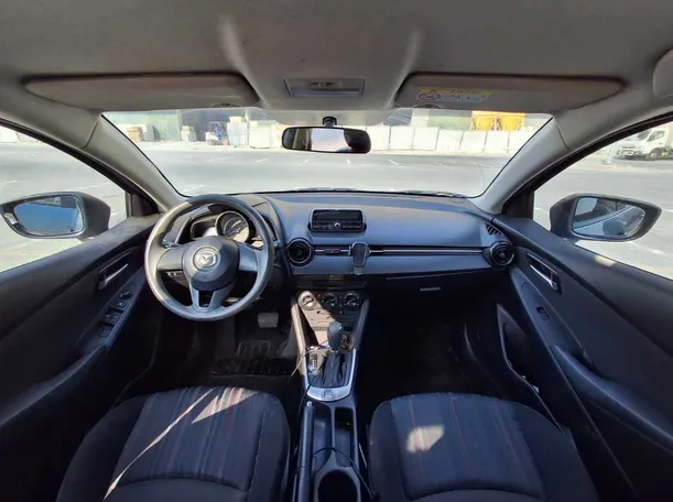 Car image 14