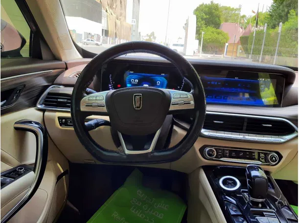 Car image 17