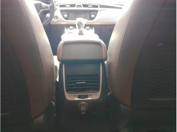Car image 25