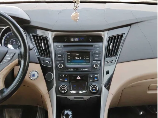 Car image 21