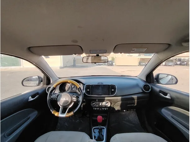 Car image 17