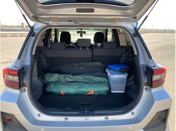Car image 18