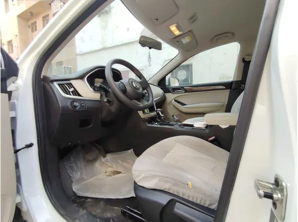 Car image 15