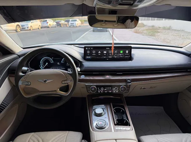 Car image 10